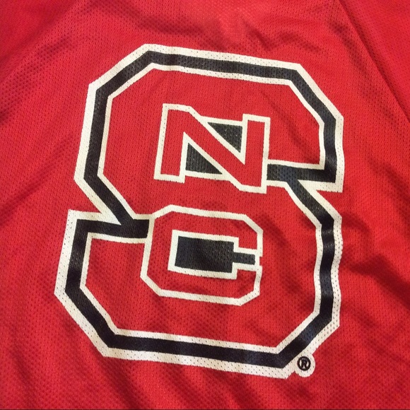 NWT NC STATE COLLEGIATE LICENSED DOG SHIRT $26 - Picture 2 of 7
